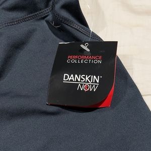 Nwt danskin now fitted capris xl